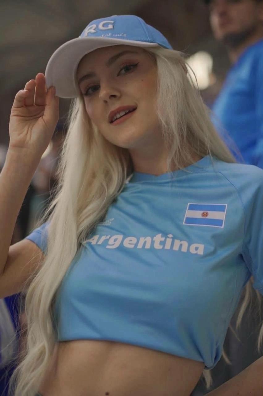 Порно слив Eva Elfie откровенные фото без цензуры